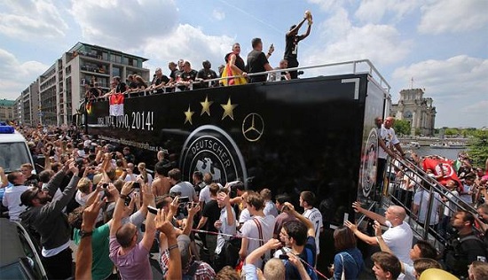 Đức chọn logo Mercedes làm ngôi sao vô địch thứ 4 